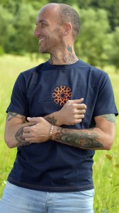 T-SHIRT PRANA BLUEBERRY  MANDALA ORANGE