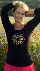 ADHARA BLACK GOLDEN MANDALA